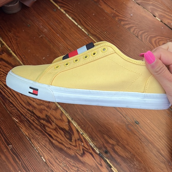 Tommy Hilfiger slides - Picture 2 of 2